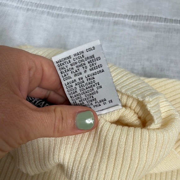 Sag Harbor Cream Sleeveless Turtleneck, Size Large - Picture 8 of 11